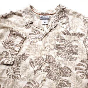 Tropical Camp Shirt Mens L Short Sleeve Button Up Columbia Sportswear Leaf Beach